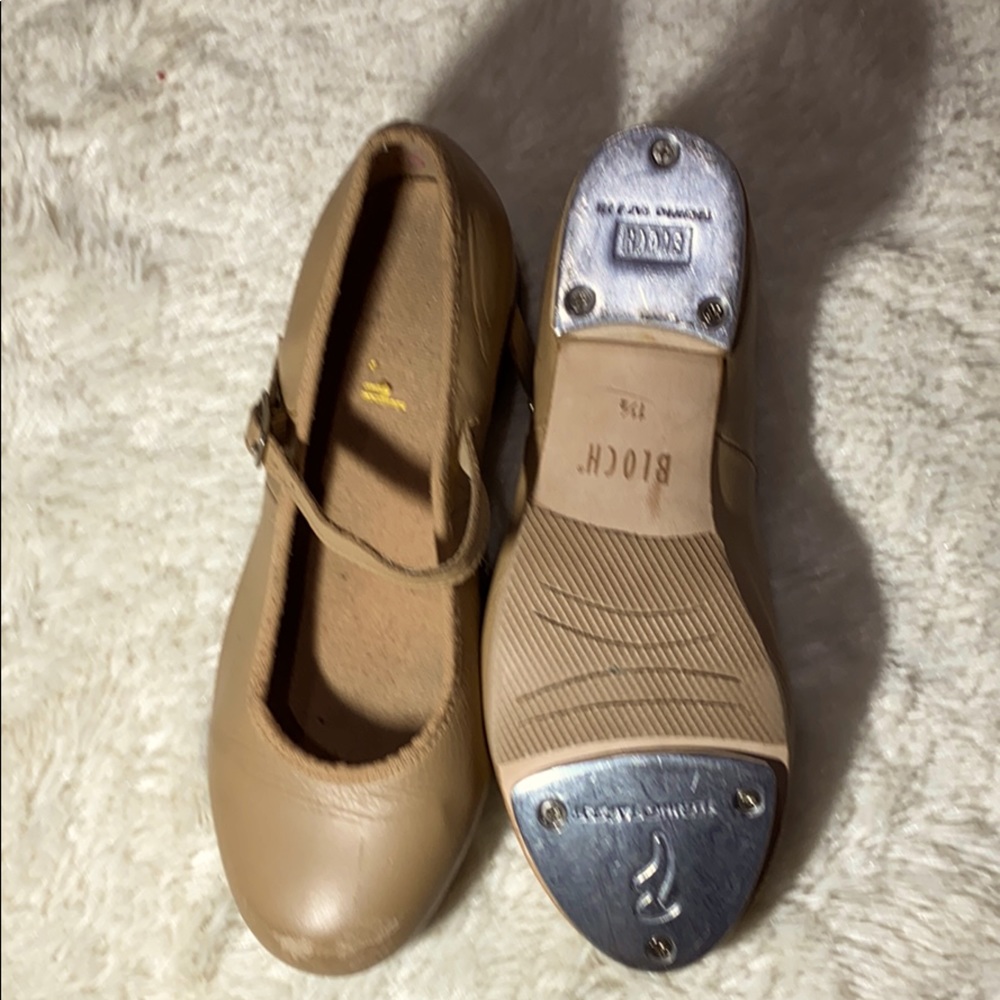 BLOCH Tan Tap Shoes girl’s size 1.5